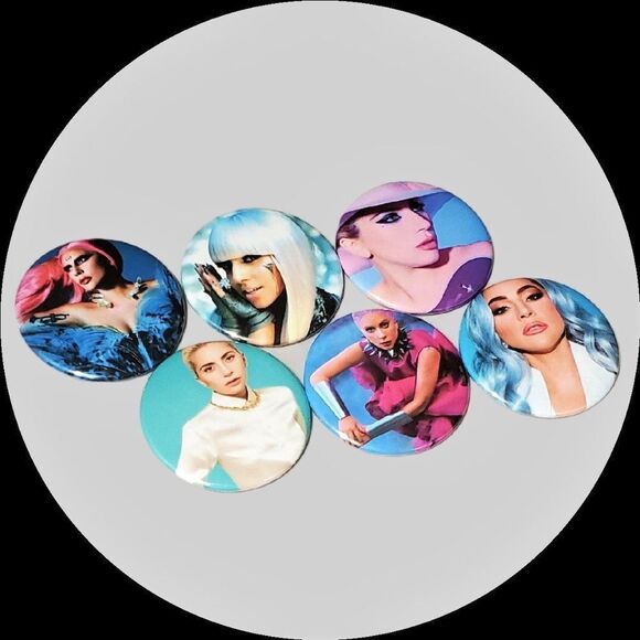 Lady Gaga Photo Button Pins For Jacket - Picture 1 of 1